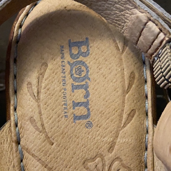 Born crisscross strap platform heel sandal - Picture 3 of 7